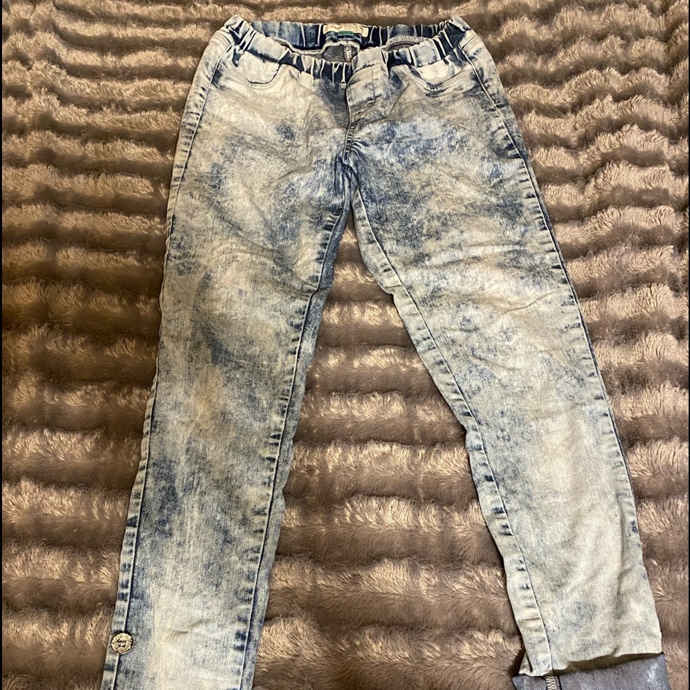 Very Comfortable nice jeggings! Classic Fit.
